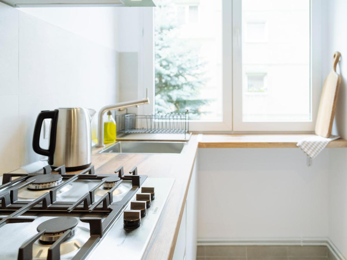 Cozy Central Apartment Near The Forest ブラショフ エクステリア 写真
