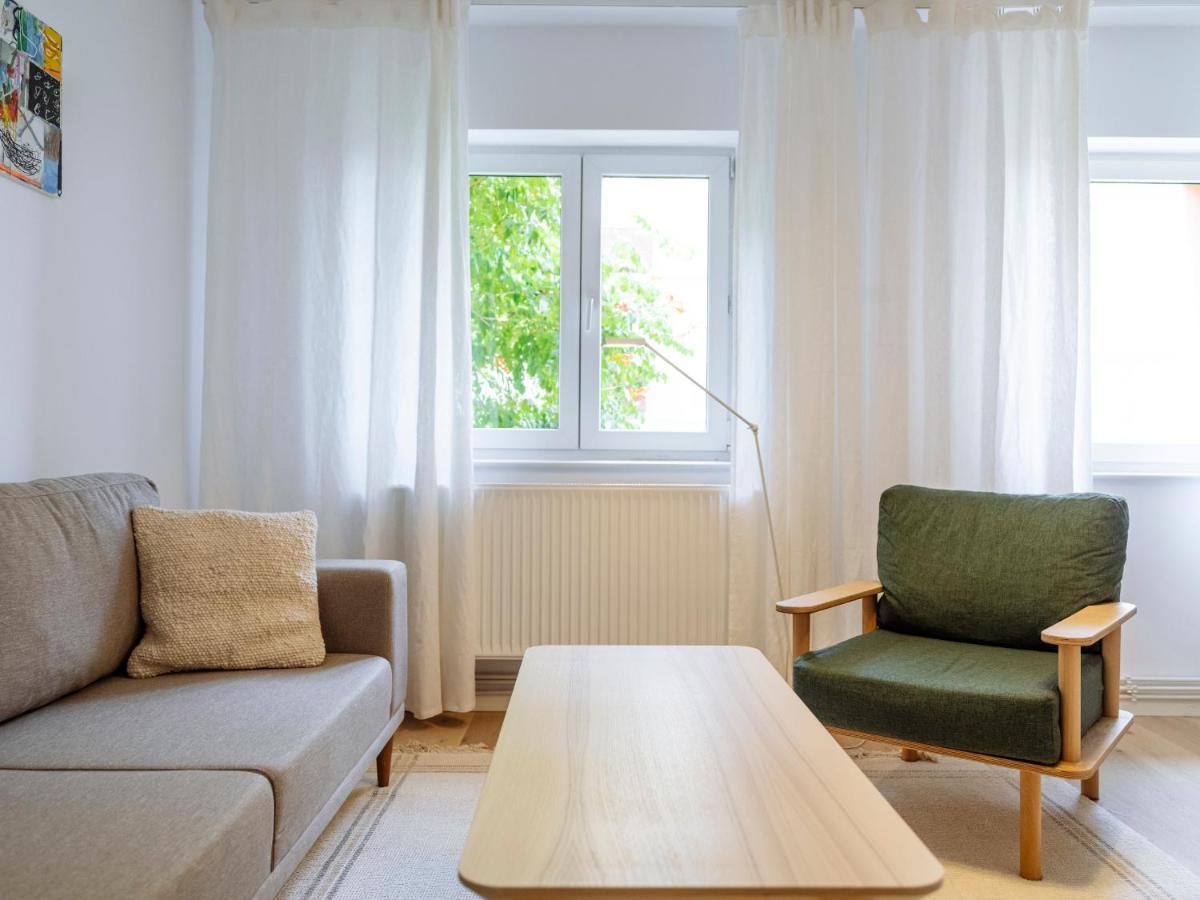 Cozy Central Apartment Near The Forest ブラショフ エクステリア 写真