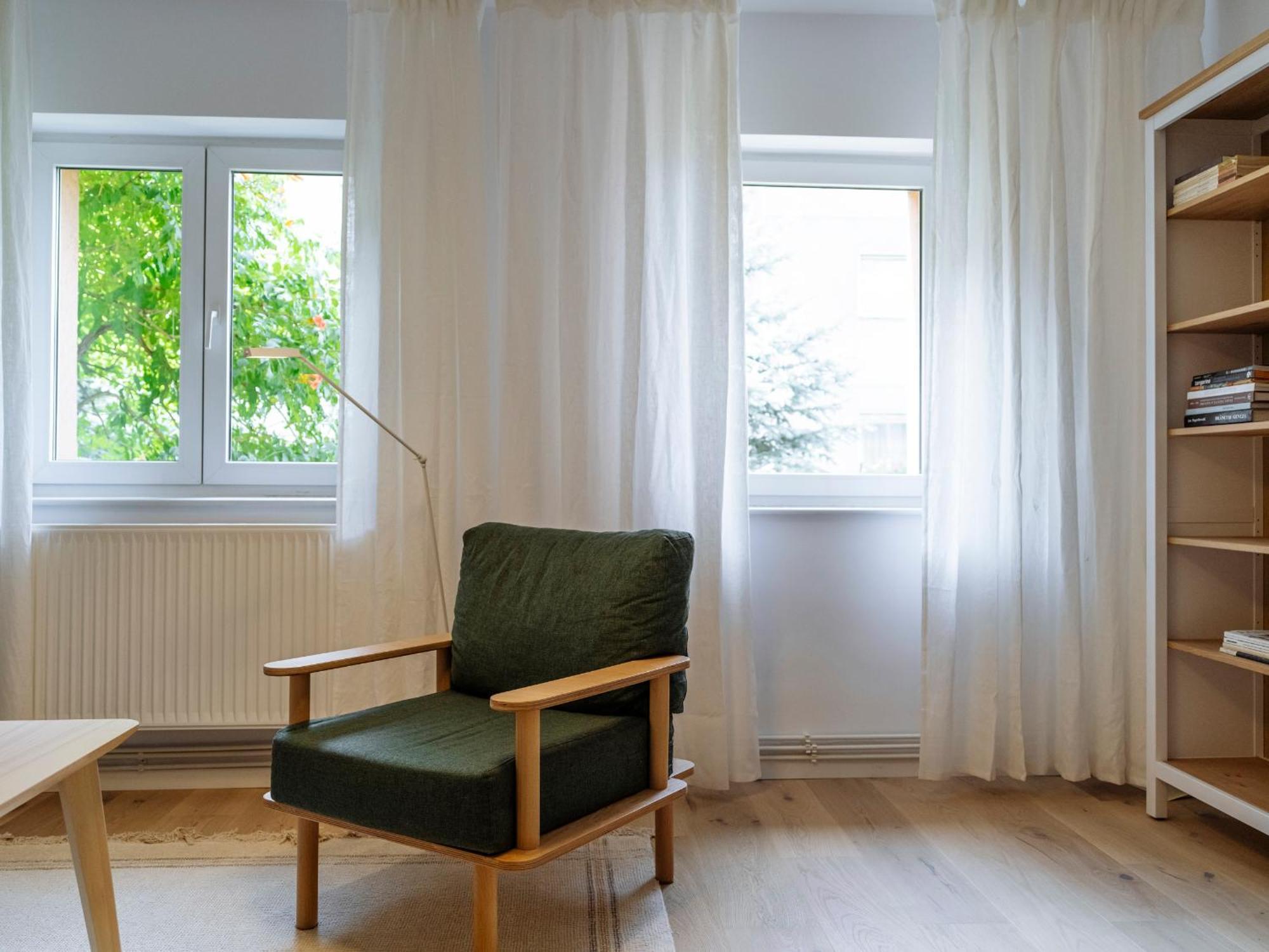 Cozy Central Apartment Near The Forest ブラショフ エクステリア 写真